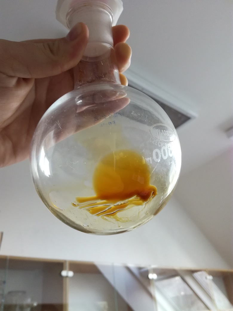 Oily synthesis product aka Sunset in a flask